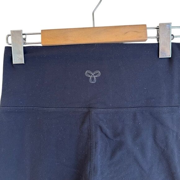 TNA Black Athleisure Bike Shorts Size Small - Picture 3 of 4